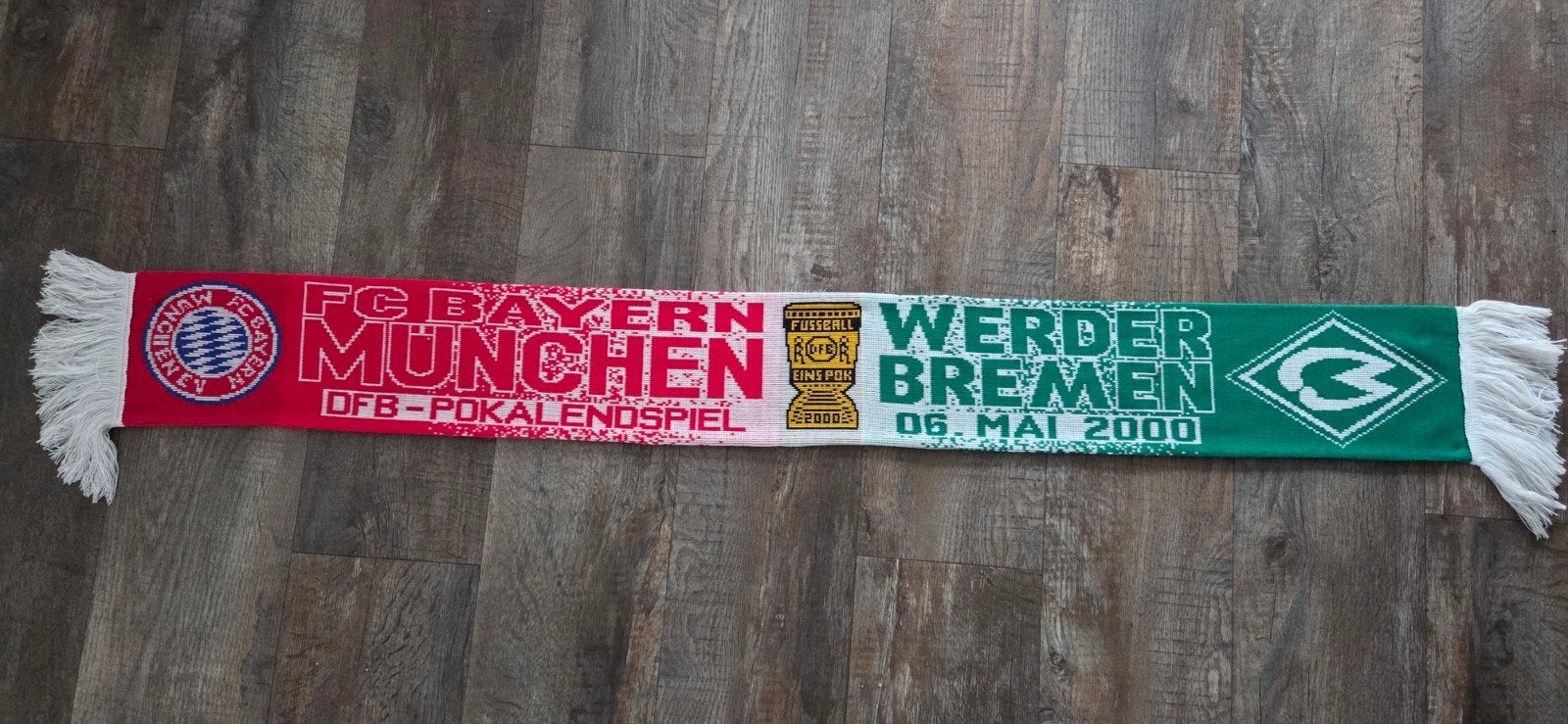 Sjaal Bayern Munchen - Werder Bremen, Verzamelen, Ophalen of Verzenden, Zo goed als nieuw, Buitenlandse clubs, Vaantje of Sjaal