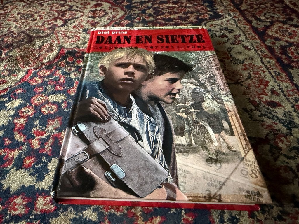 4 x Piet Prins. Daan en Sietze. Vier Vrienden op het Speurde, Tweede Wereldoorlog, Ophalen of Verzenden, Zo goed als nieuw, Overige onderwerpen