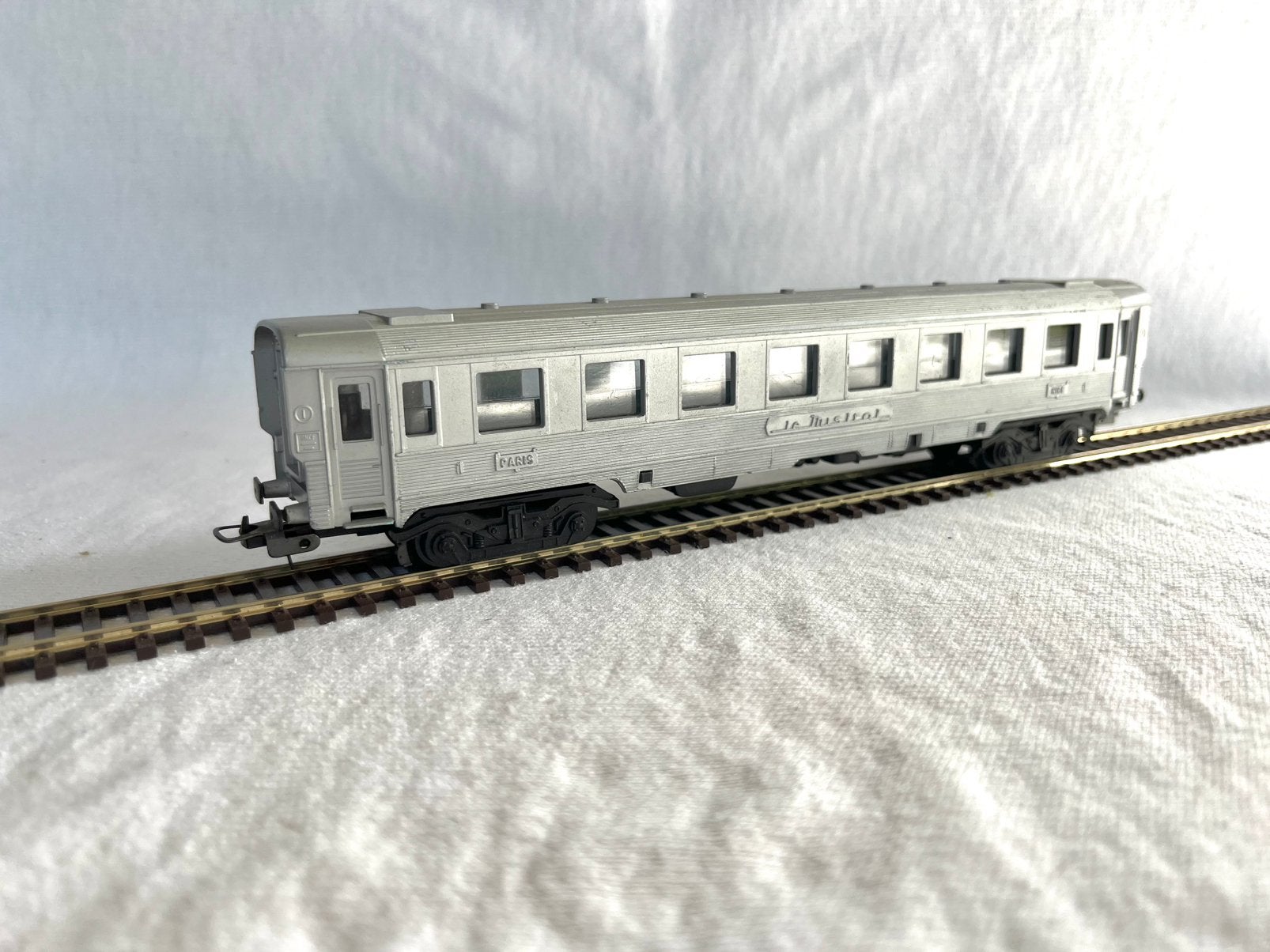 Lima SNCF Mistral rijtuig Paris/Nice H0, Hobby en Vrije tijd, Modeltreinen | H0, Gebruikt, Gelijkstroom, Wagon, Ophalen of Verzenden