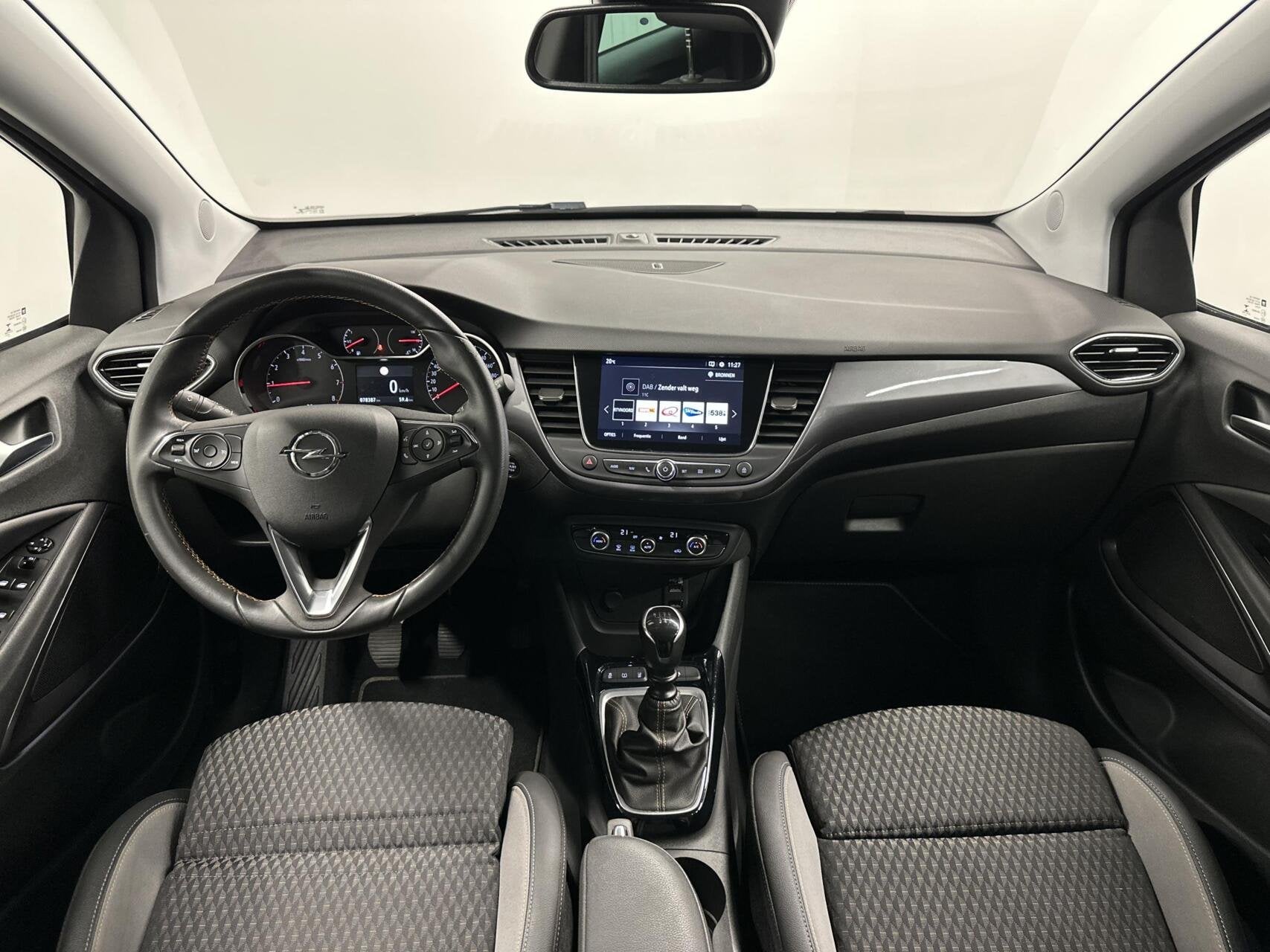 Opel Crossland X 1.2 Turbo Innovation TREKHAAK CAMERA NAVI C, Voorwielaandrijving, 840 kg, Gebruikt, Euro 6