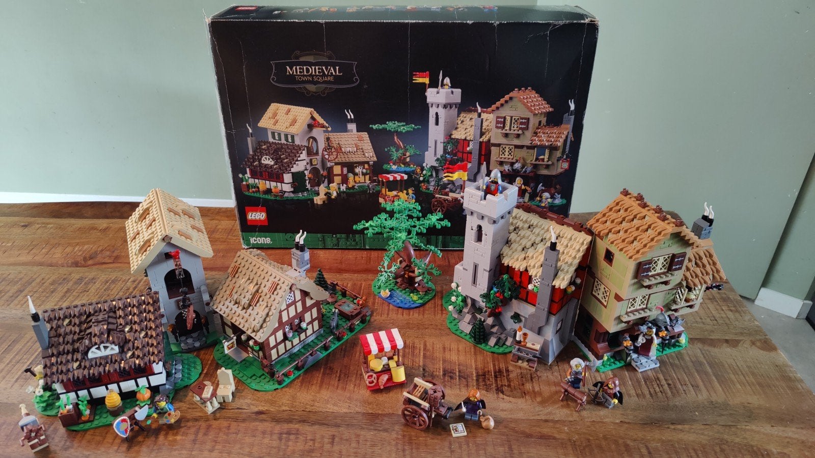 LEGO Icons Middeleeuws stadsplein - 10332 (compleet), Lego, Ophalen of Verzenden, Zo goed als nieuw, Compleet