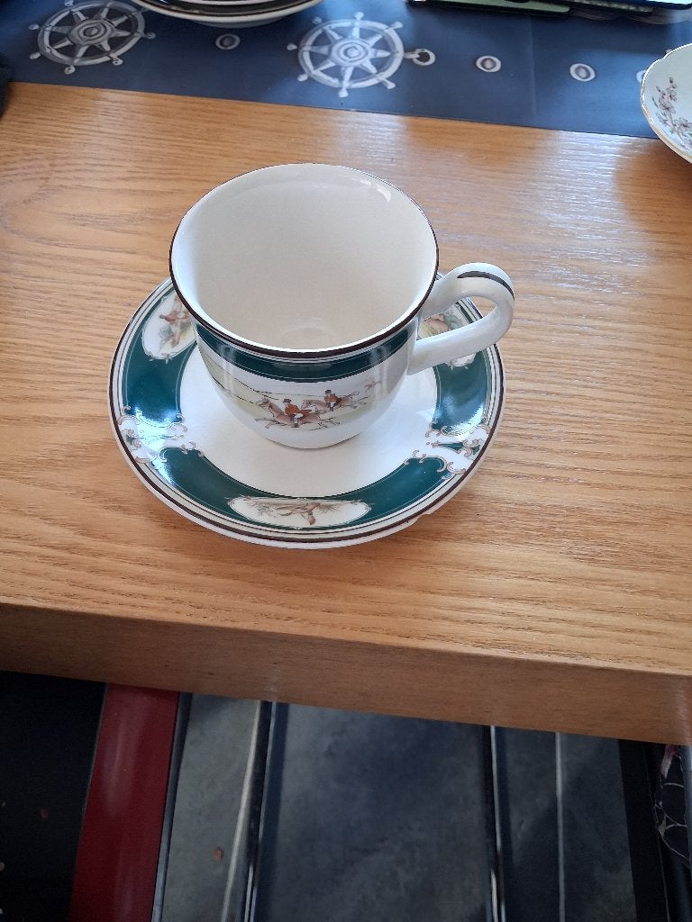 Keltcraft by Noritake kop en schotel - The Pursuit, Huis en Inrichting, Ophalen, Overige merken, Vintage, Zo goed als nieuw
