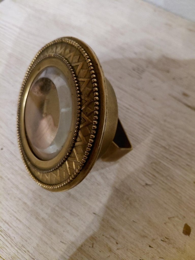 reliekhouder, Ophalen