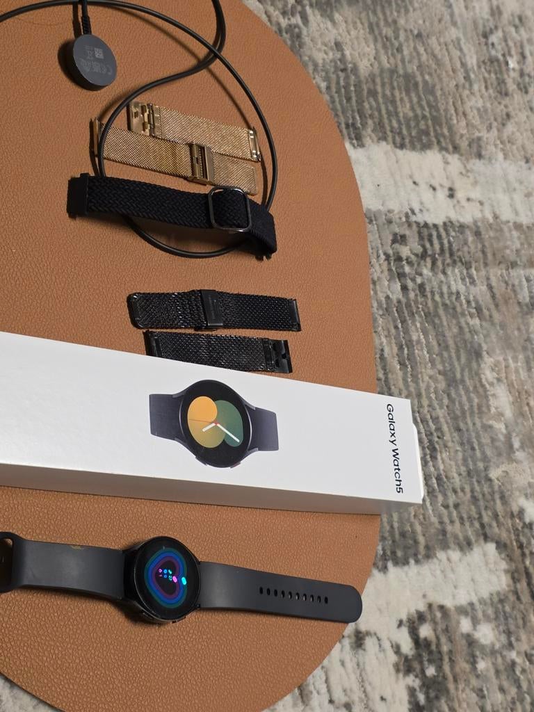 Samsung Galaxy Watch 5 met extra bandjes, Sieraden, Tassen en Uiterlijk, Smartwatches, Zwart, Ophalen of Verzenden, Zo goed als nieuw
