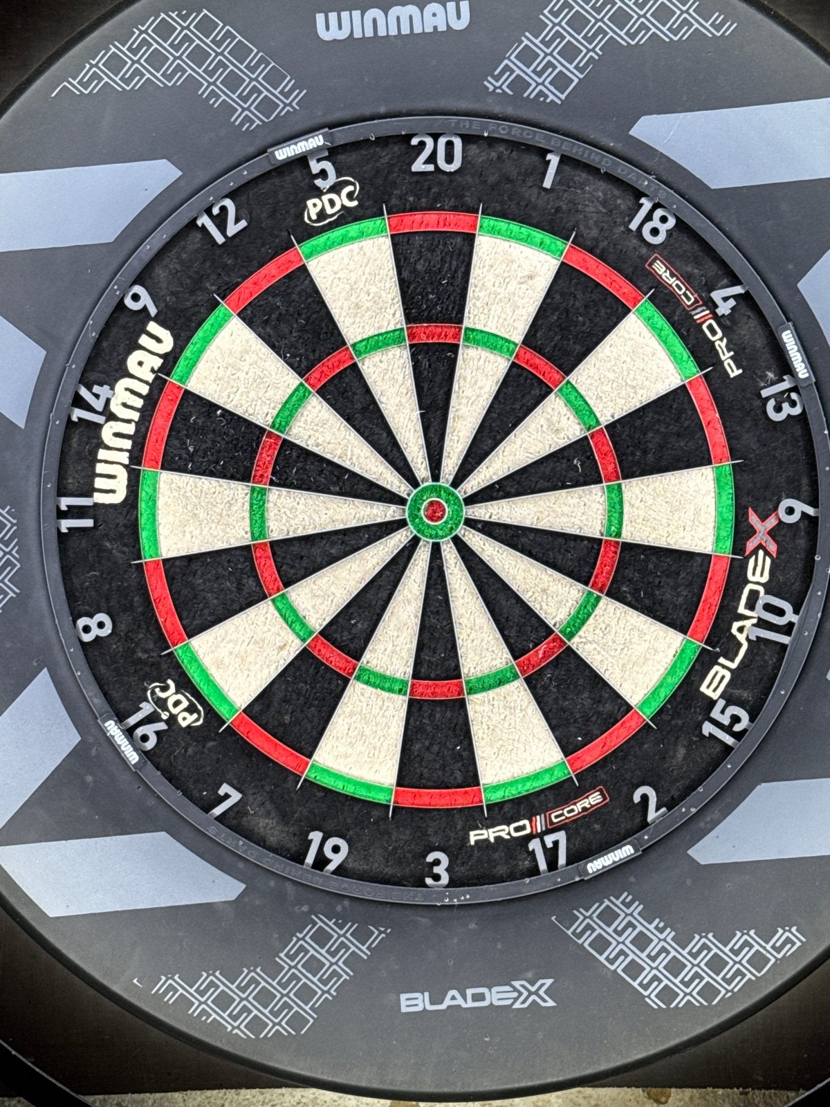 Winmau Blade X Dartbord - Zo goed als nieuw, Ophalen of Verzenden, Zo goed als nieuw, Dartbord