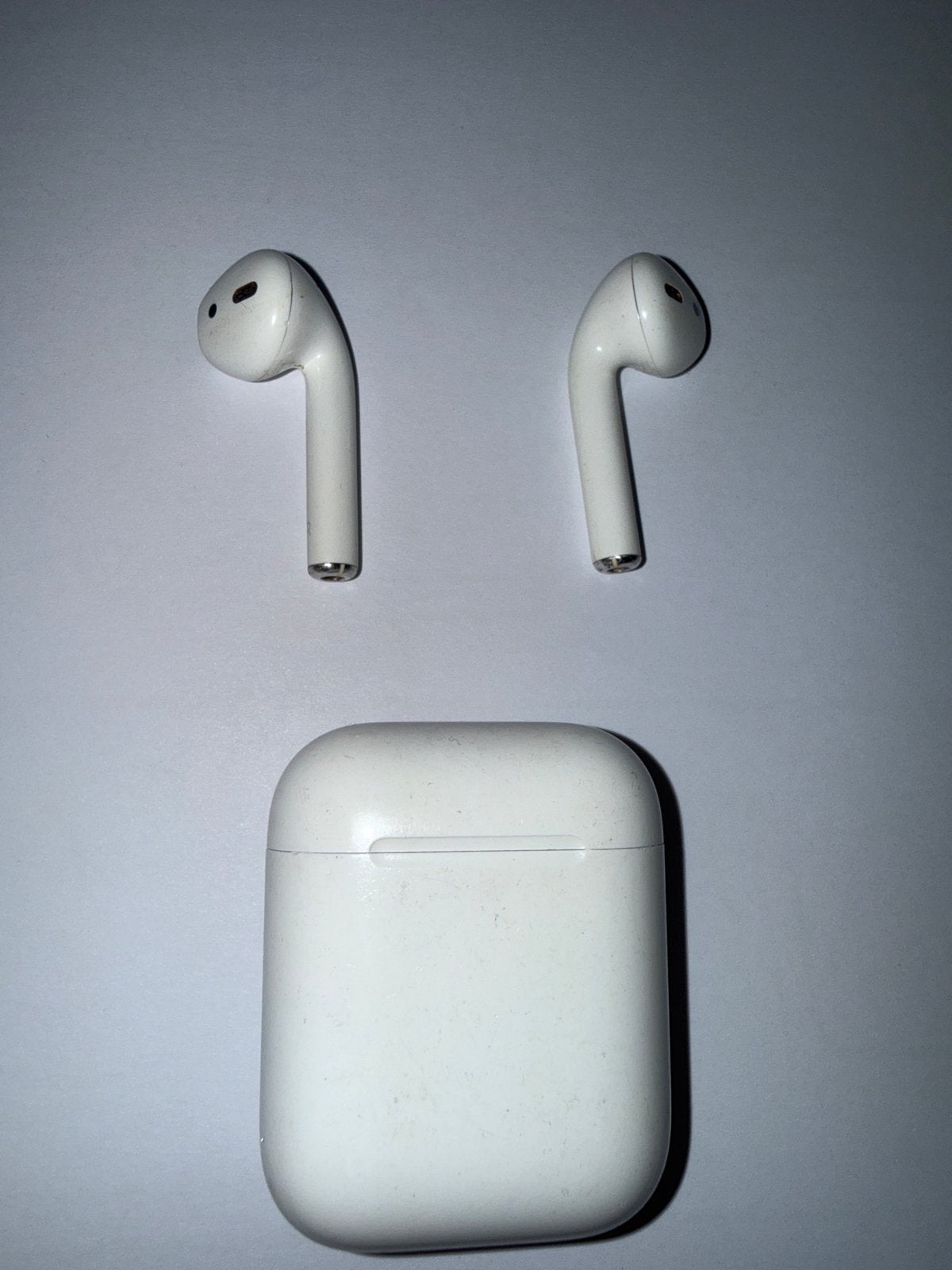 Originele Apple AirPods 1e generatie met oplaadcase, Audio, Tv en Foto, In-ear, Gebruikt, Bluetooth, Ophalen of Verzenden