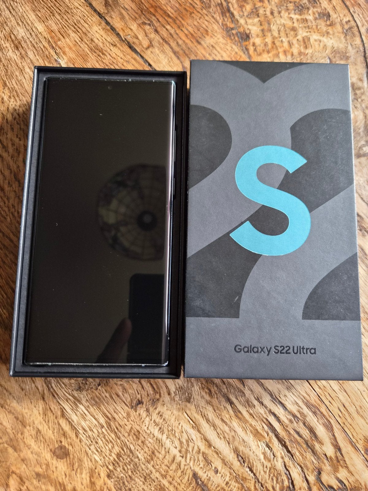 Foto 4 van Samsung Galaxy S22 Ultra 256GB Groen - Zo goed als nieuw