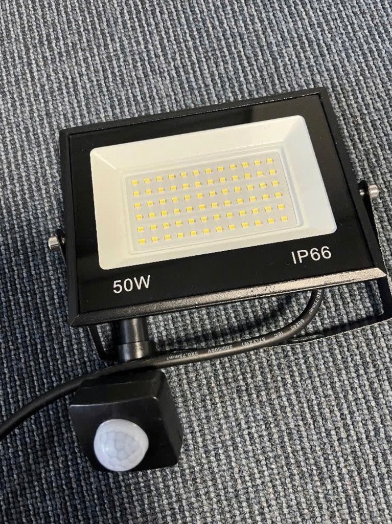 Buiten Led verlichting met sensor led lamp 50w, Ophalen of Verzenden, Nieuw, Metaal