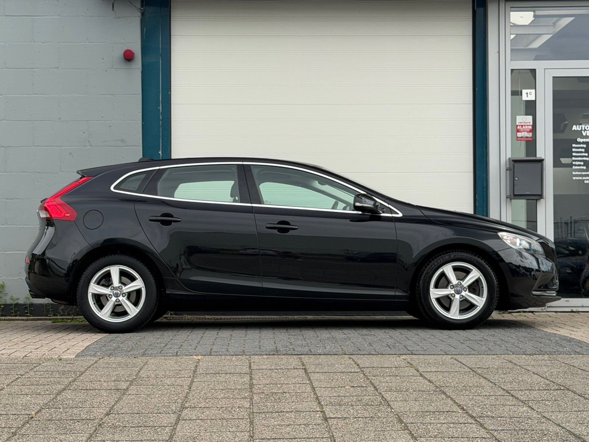 Volvo V40 1.6 T3 Momentum Nap Navi Pdc, Auto's, Volvo, Voorwielaandrijving, Gebruikt, 4 cilinders, 150 pk