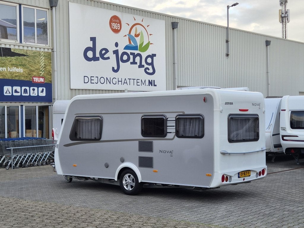 Eriba Nova Light 470 Enkele bedden - Luifel, Standaardzit, Bedrijf, 5 tot 6 meter, Eriba