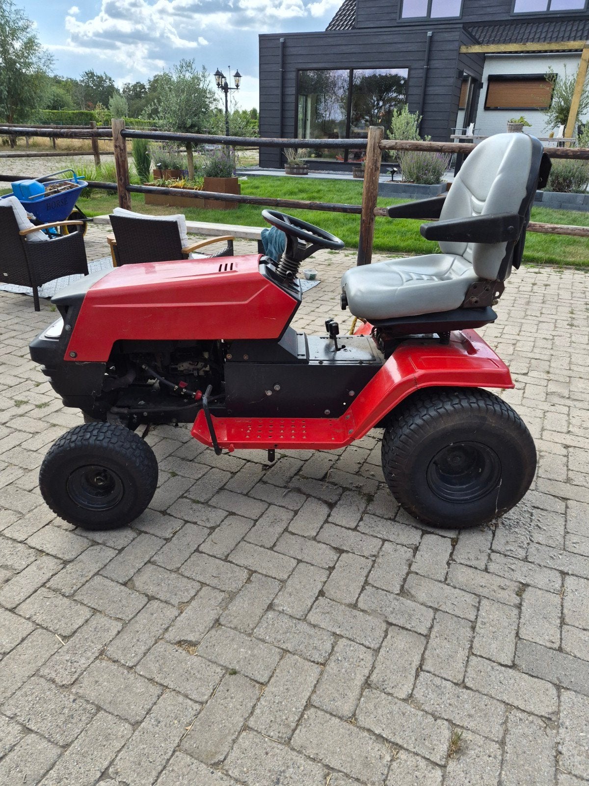 Tuintractor met veel nieuwe onderdelen, Tuin en Terras, Ophalen, Gebruikt