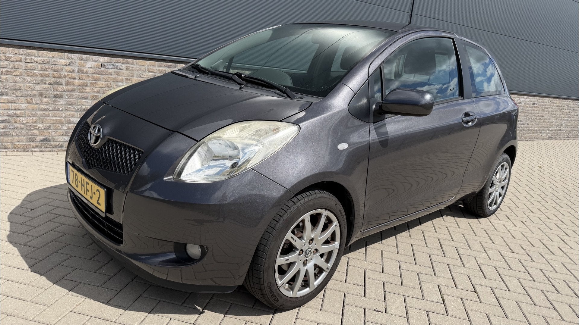Toyota Yaris 1.3 VVTi Sol MMT AIRCO / Slechts 72.000 km !, Auto's, 750 kg, 4 cilinders, Emergency brake assist, Origineel Nederlands