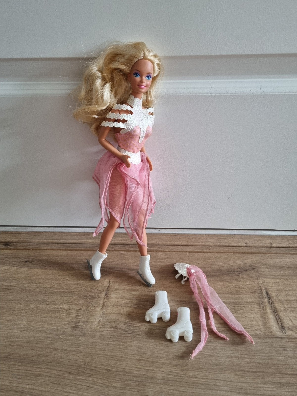 Vintage Barbie Ice Capades 1989 Mattel (met Schaatse, Verzamelen, Ophalen of Verzenden, Zo goed als nieuw, Pop