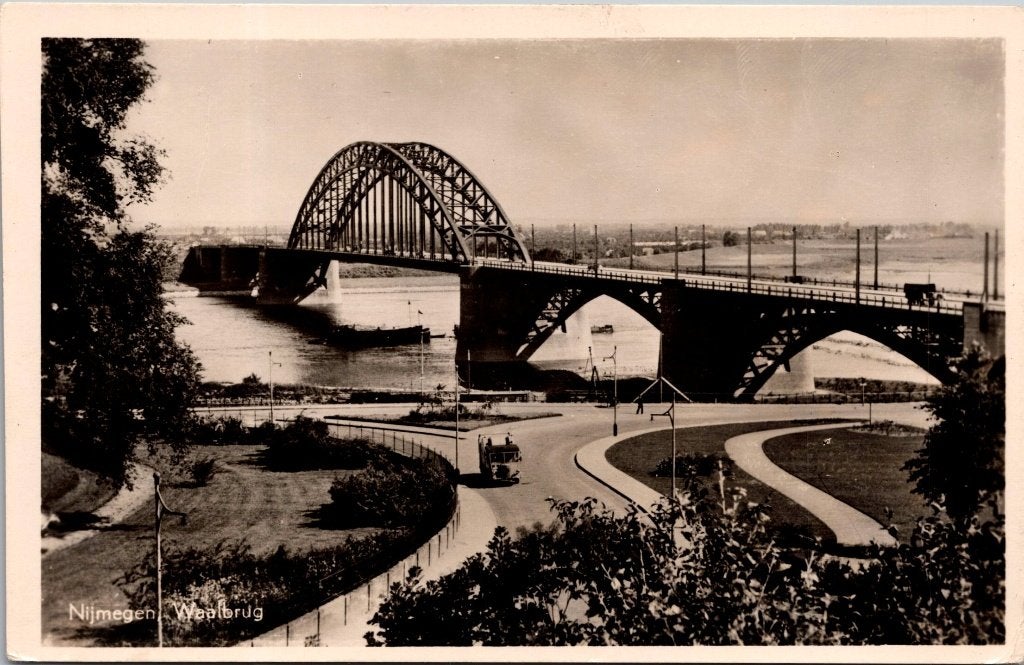 Nijmegen - 9 oude ansichtkaarten Waalburg V, Verzamelen, Ansichtkaarten | Nederland, Verzenden, 1940 tot 1960, Gelopen, Gelderland
