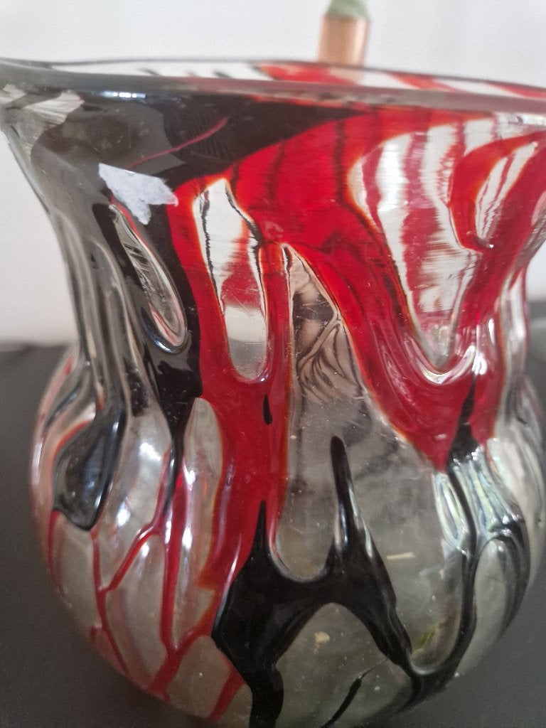Vaas zwart rood doorzichtig, Gebruikt, Ophalen of Verzenden, Glas, 22 cm