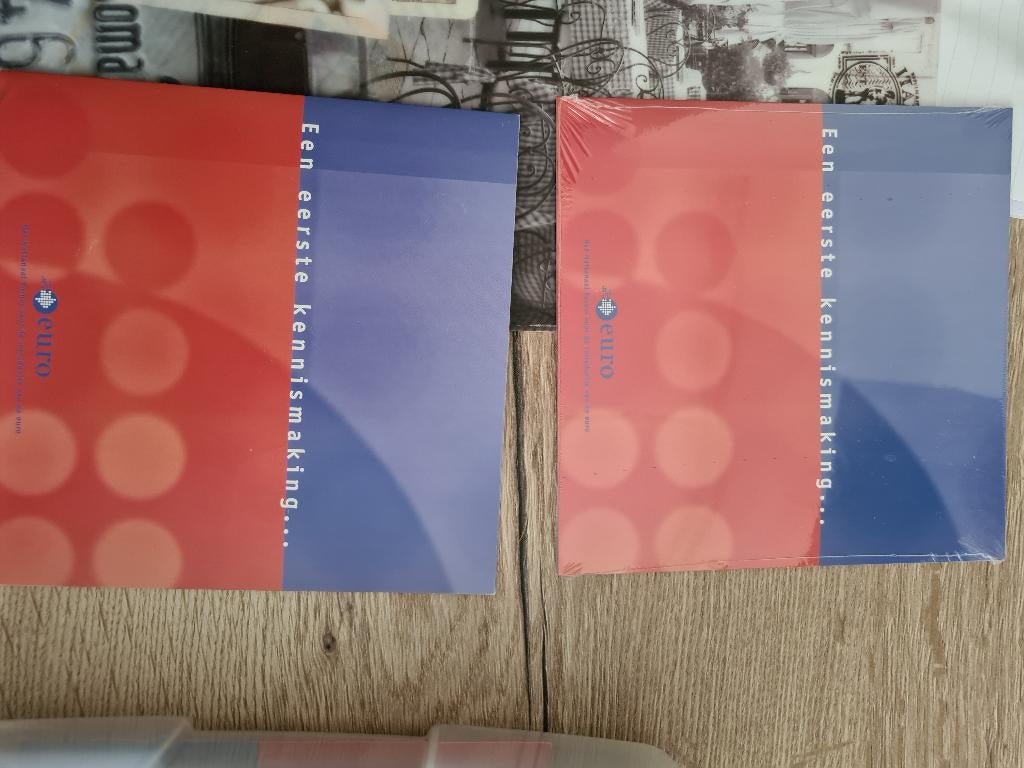 2x Muntenalbum eerste Euro's, Postzegels en Munten, Munten | Nederland, Ophalen, Vóór koninkrijk