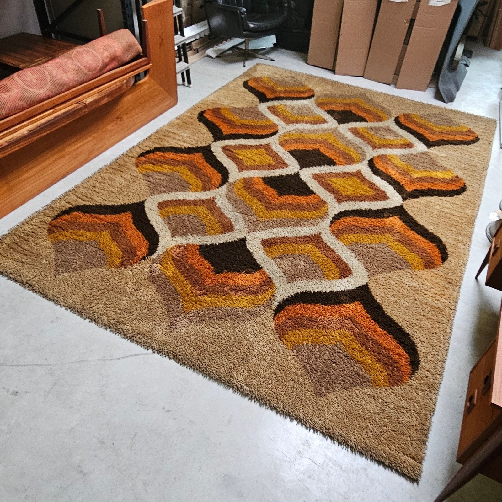 Vintage Space Age vloerkleed jaren '70, Huis en Inrichting, Stoffering | Tapijten en Kleden, Space Age, Gebruikt, Bruin, 200 cm of meer