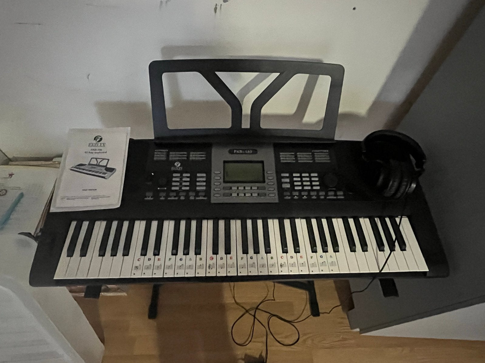 Fazley FKB-180 Keyboard met standaard en koptelefoon, 61 toetsen, Zo goed als nieuw, Aanslaggevoelig, Ophalen