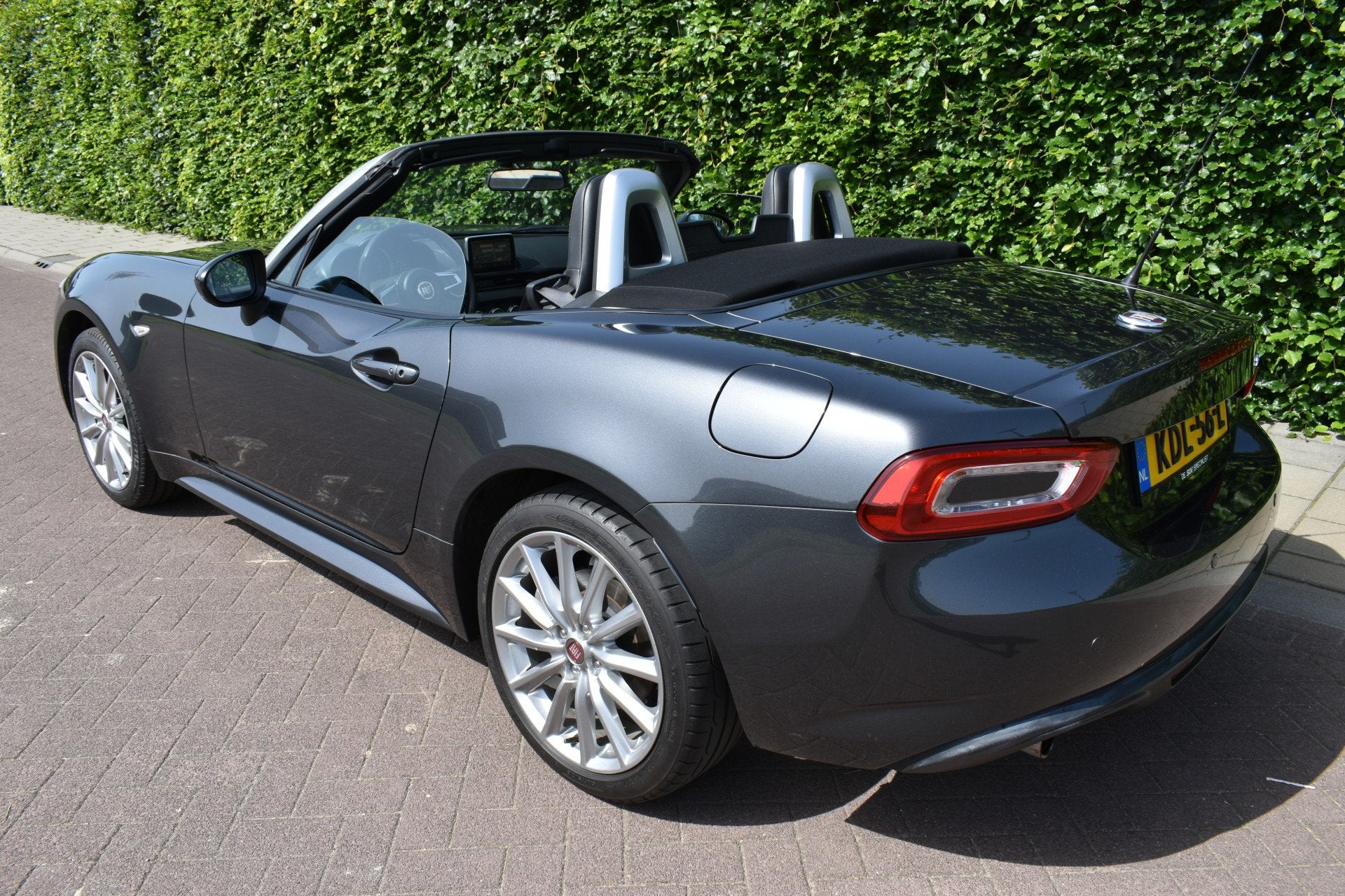 Fiat 124 Spider 1.4 MultiAir Turbo Lusso AUTOMAAT ZÉÉR MOO, Automaat, Gebruikt, Leder, Bedrijf