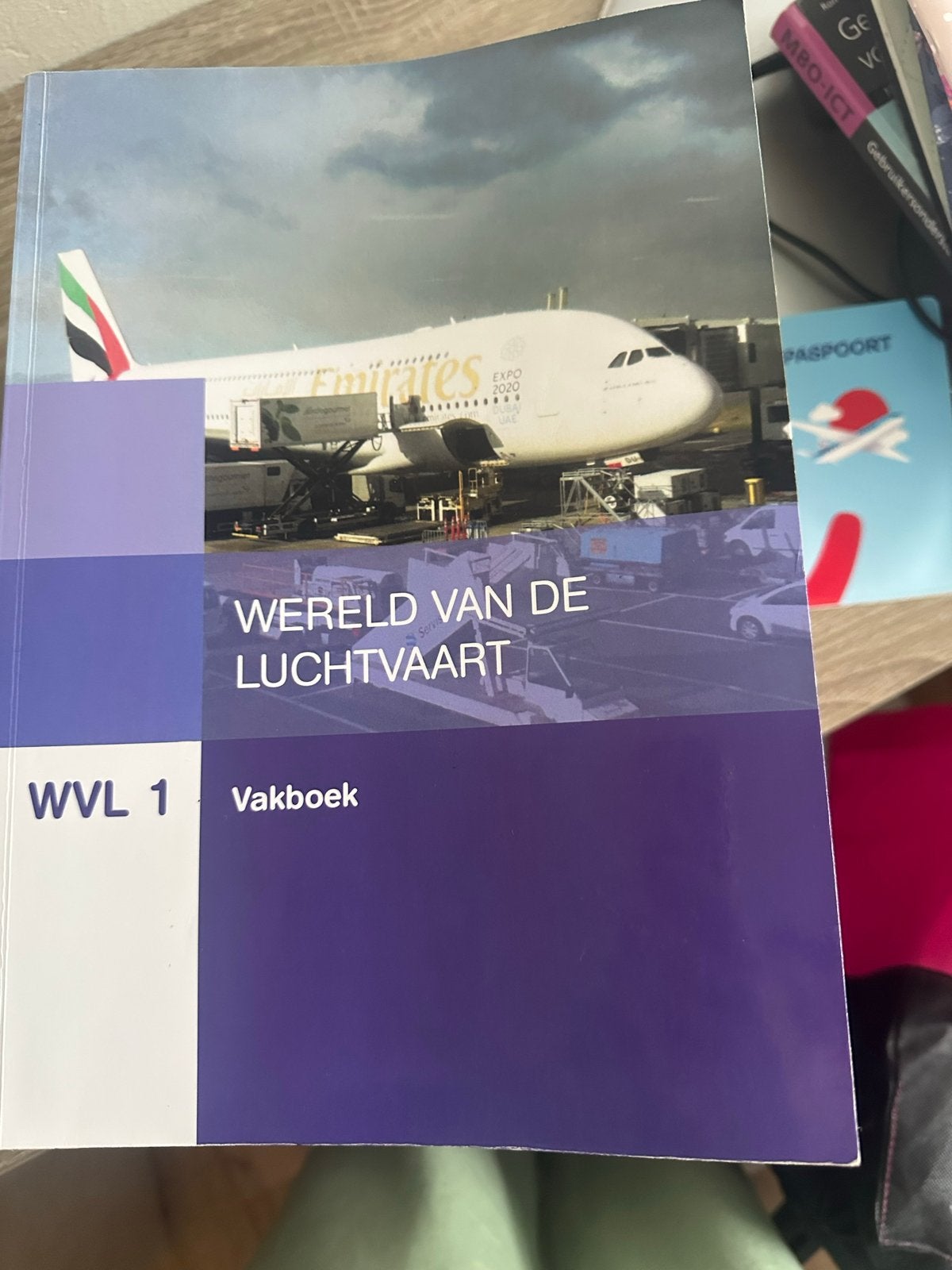 Wereld van de Luchtvaart WVL 1 Vakboek, Boeken, Studieboeken en Cursussen, Ophalen, Zo goed als nieuw, MBO