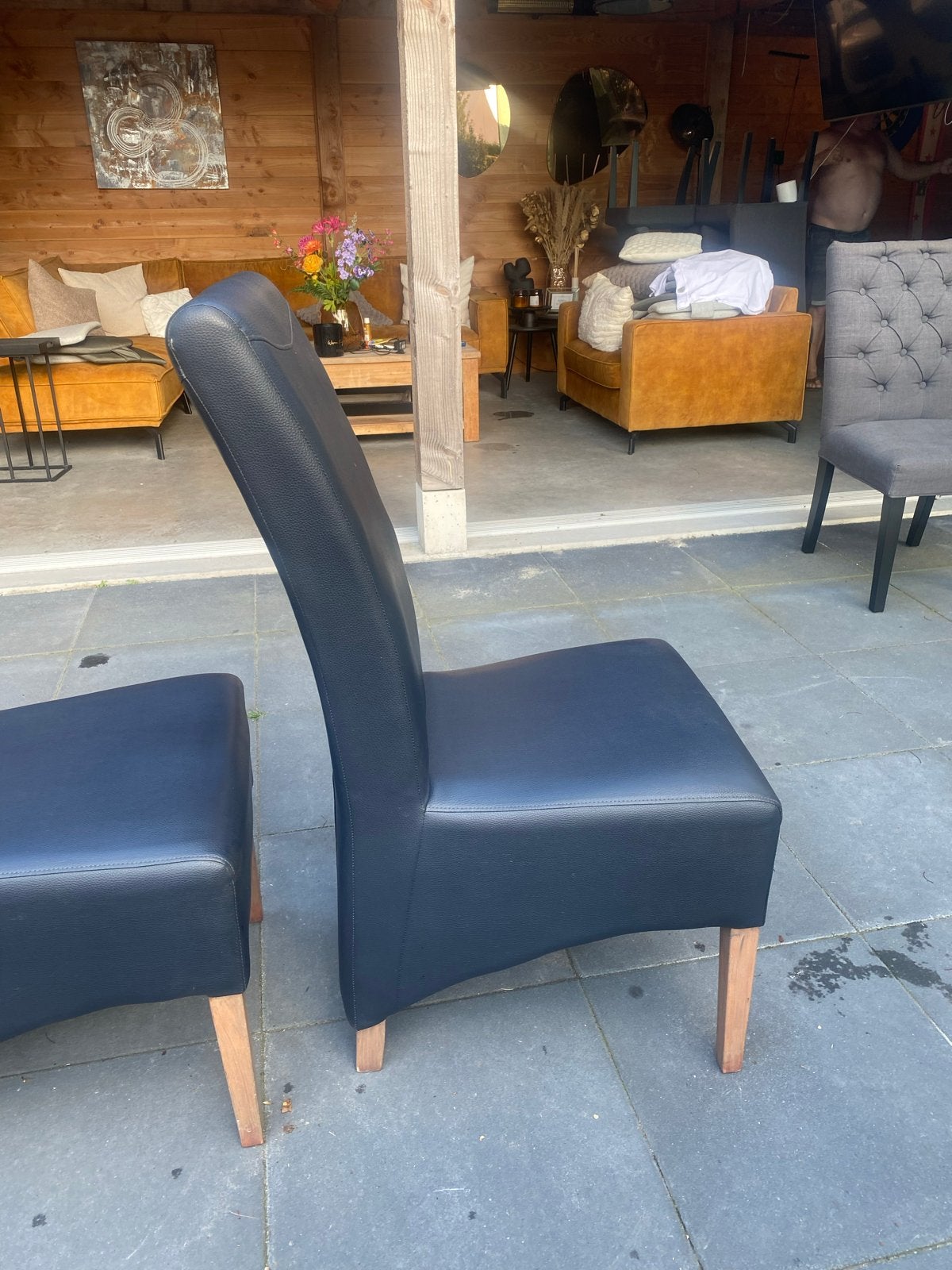 Twee zwarte leren eettafelstoelen, Ophalen, Twee, Zwart, Leer