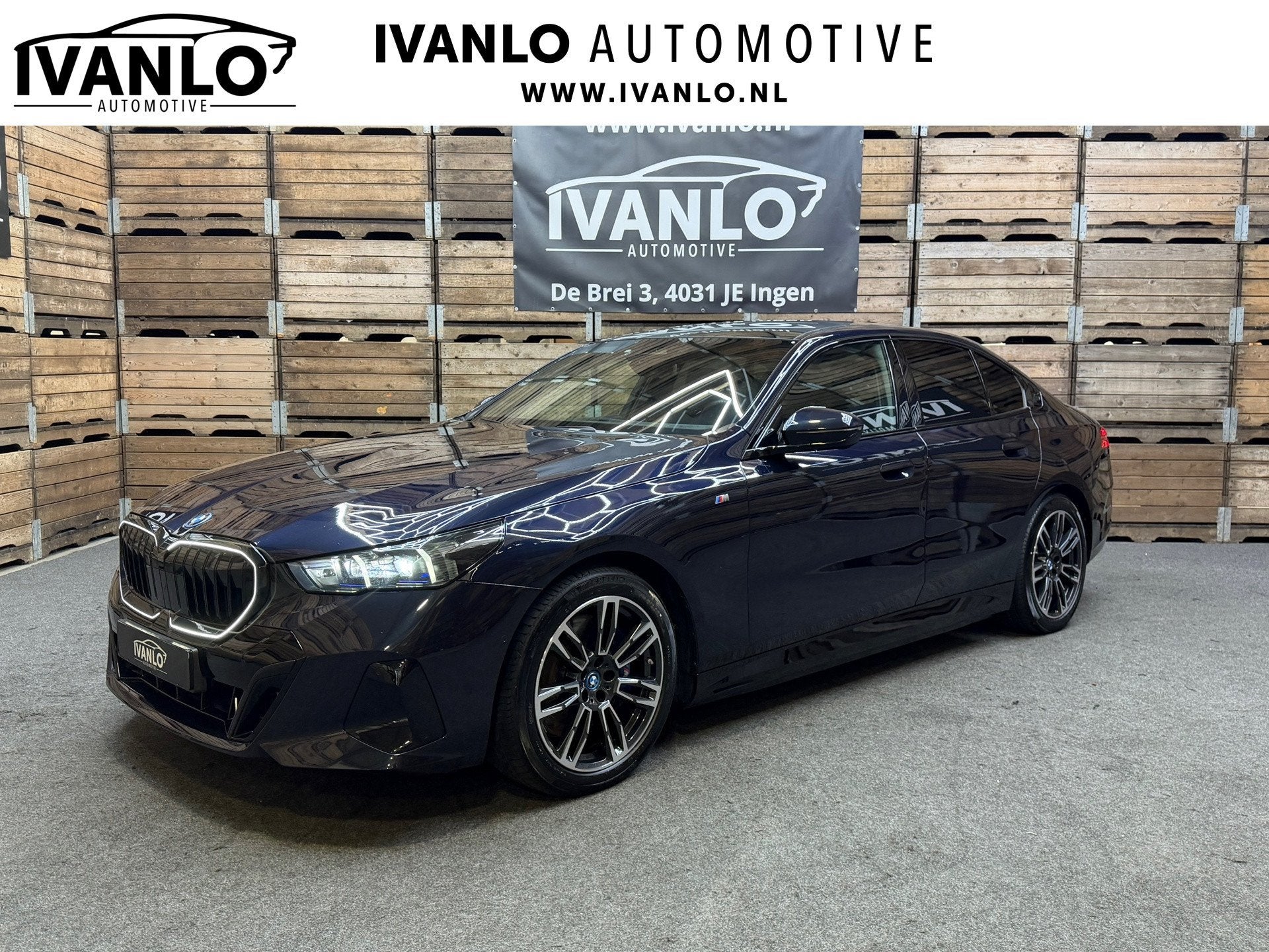BMW I5 EDrive40 84 kWh Pro B&W M-Sport Pano iconic grill LED, Auto's, Automaat, Dealer onderhouden, Achterwielaandrijving, Gebruikt