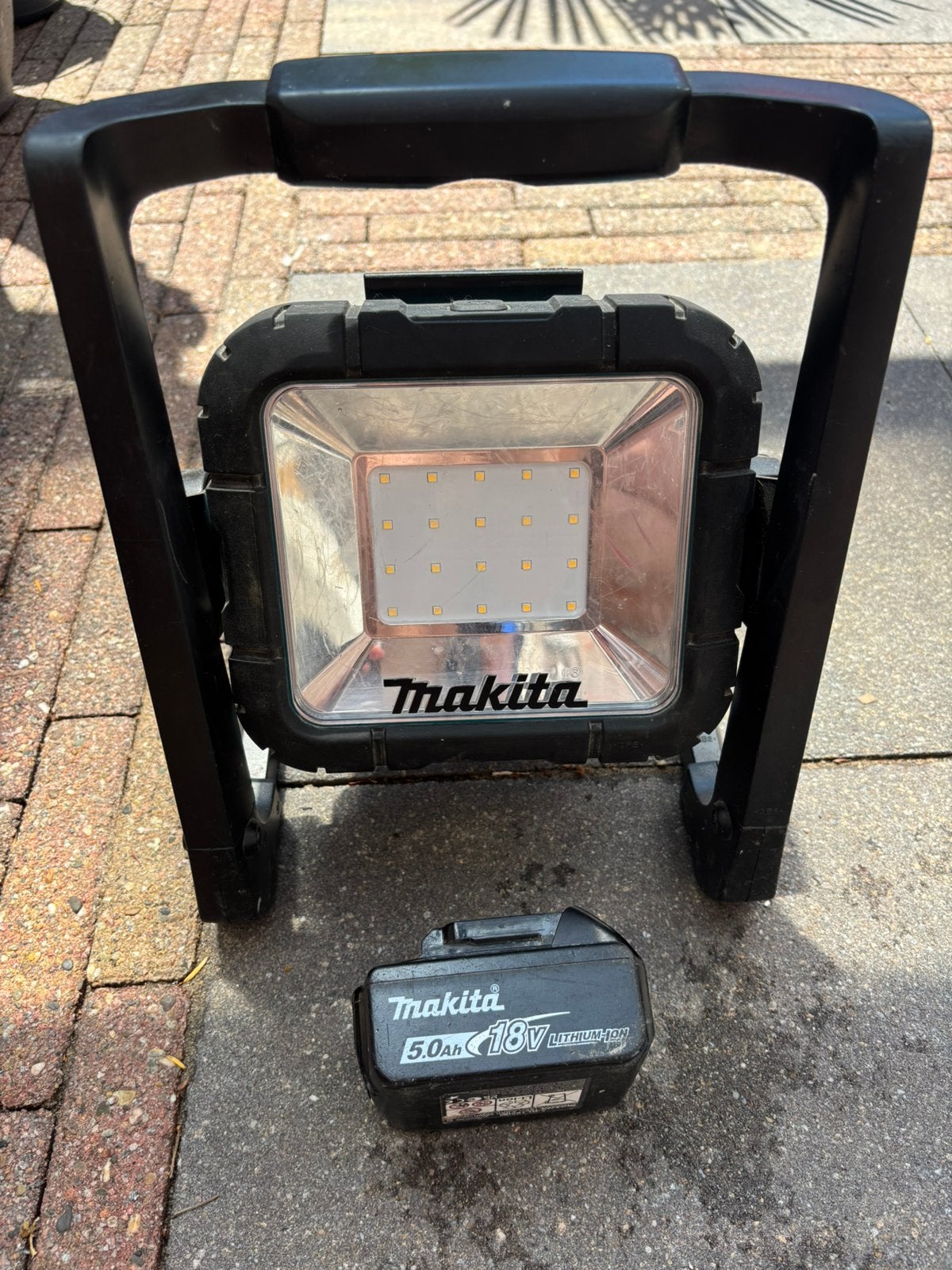 Makita lamp met 1 accu 5.0 ah, Ophalen of Verzenden, Zo goed als nieuw, Minder dan 50 watt, Lamp