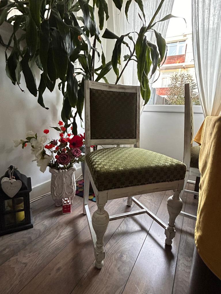zware houten stoelen, verende zittingen, Huis en Inrichting, Ophalen of Verzenden, Zo goed als nieuw, Hout