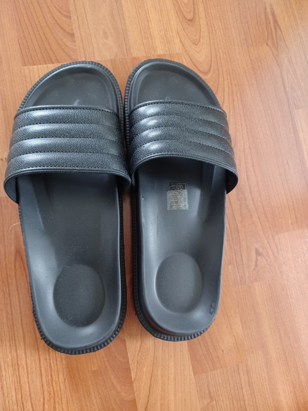 Zwarte   heren slippers, maat 45, Zwart, Nieuw, Ophalen of Verzenden, Hm