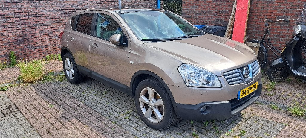 Nissan Qashqai 2.0  2008 Bruin, Euro 5, 1550 kg, Zwart, 4 cilinders