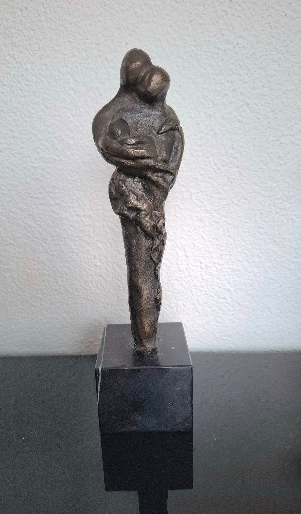 Brons beeld  "Het gezin"- Elly de Clou- Bruggeman., Ophalen of Verzenden, Brons, 20 - 50 cm, Op sokkel