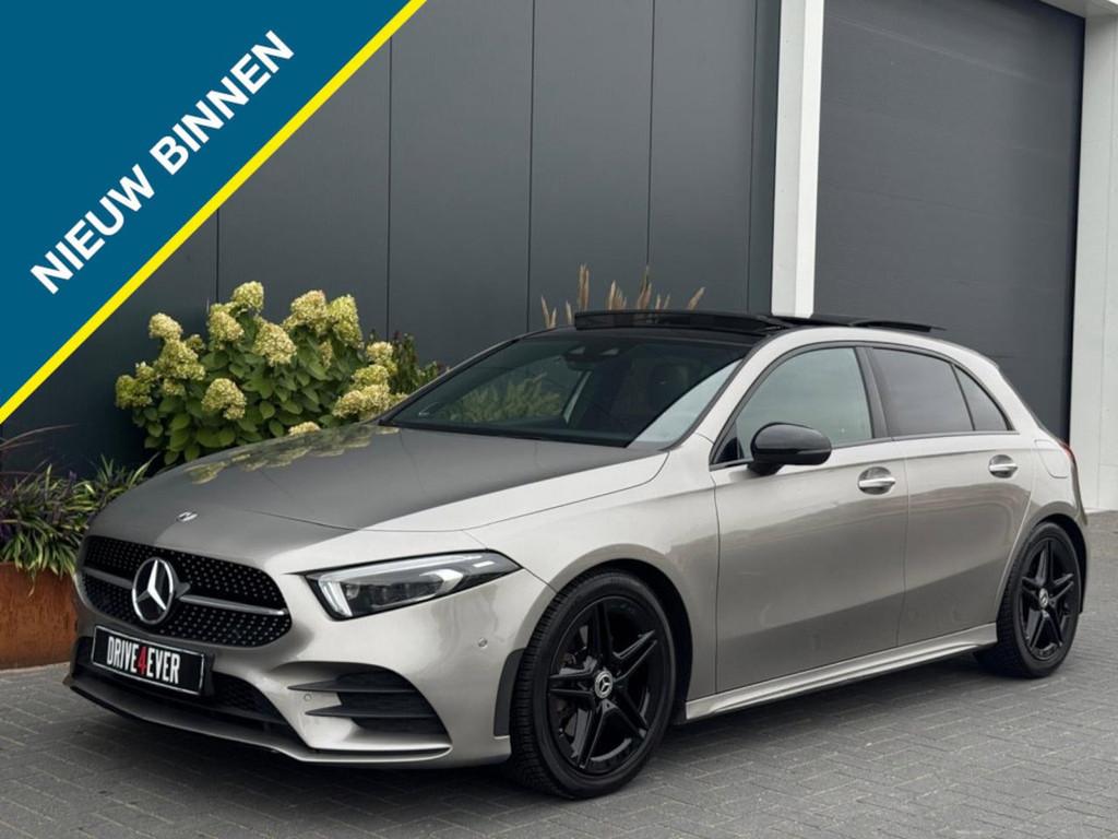 Mercedes-Benz A-klasse 220 AMG M2020 PANO NAVI CAMERA PDC SP, Auto's, Automaat, Gebruikt, Bedrijf, Zilver of Grijs