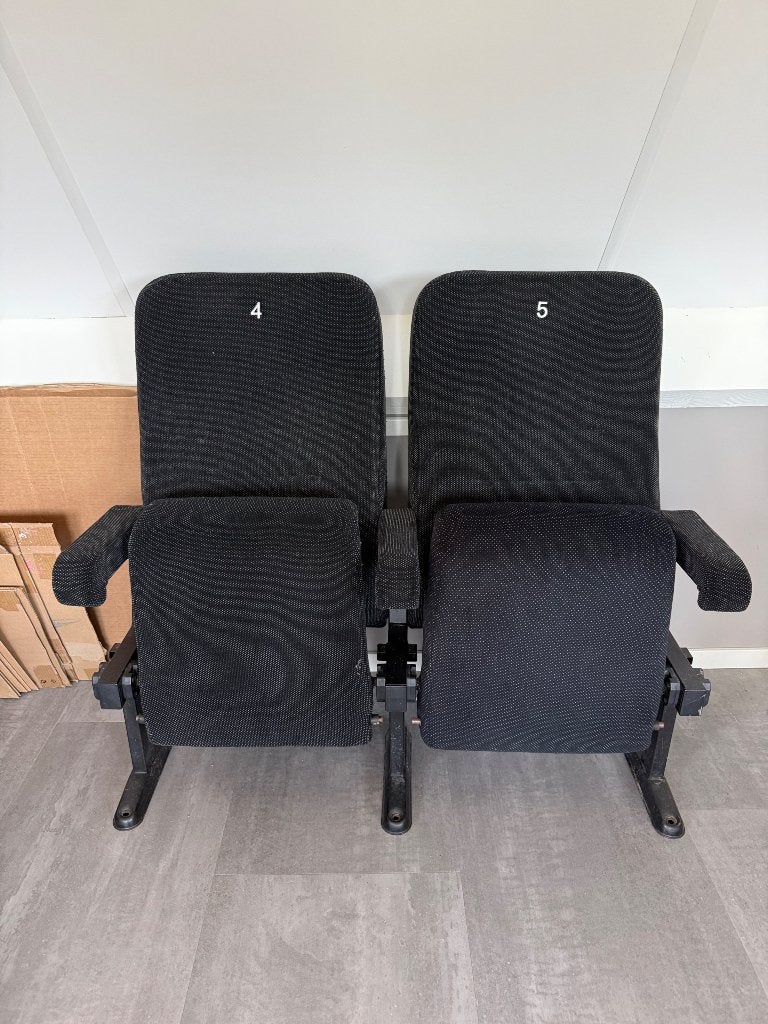 stoelen uit bioscoop, Ophalen, Gebruikt, Twee, Blauw