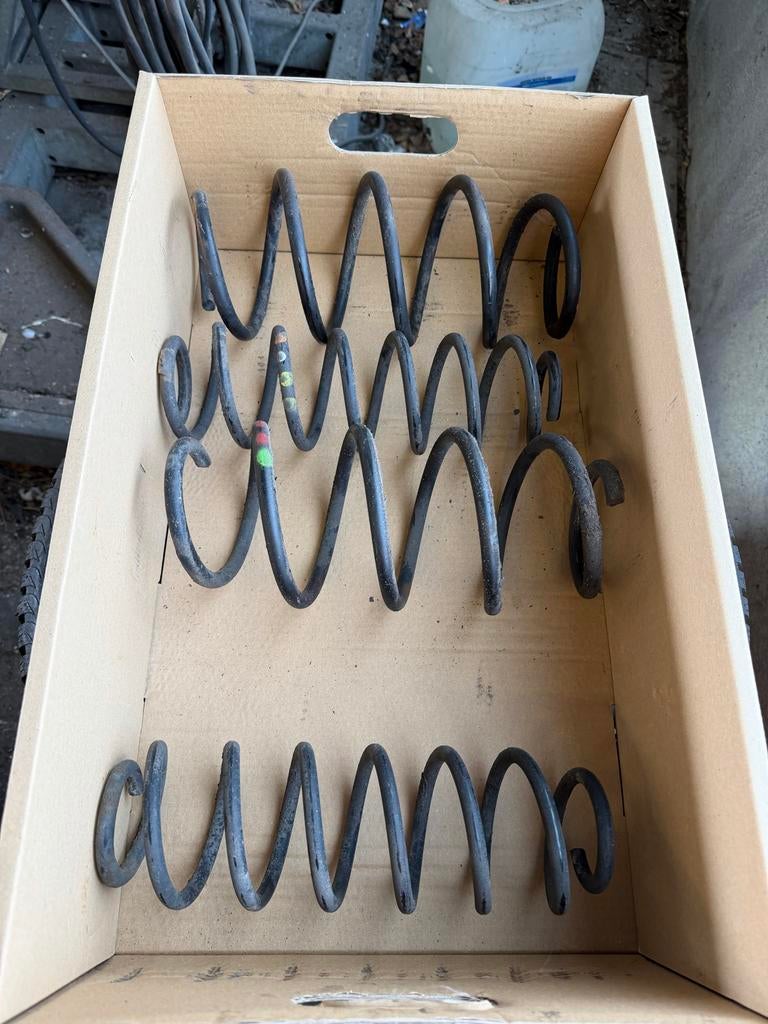 Set vering afkomstig uit een Volkswagen Polo 2008, Ophalen, Gebruikt, Volkswagen