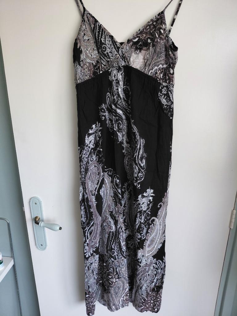 Jurk mt38 zwart met patroon, Kleding | Dames, Jurken, Maat 38/40 (M), Overige kleuren, Ophalen of Verzenden, Zo goed als nieuw