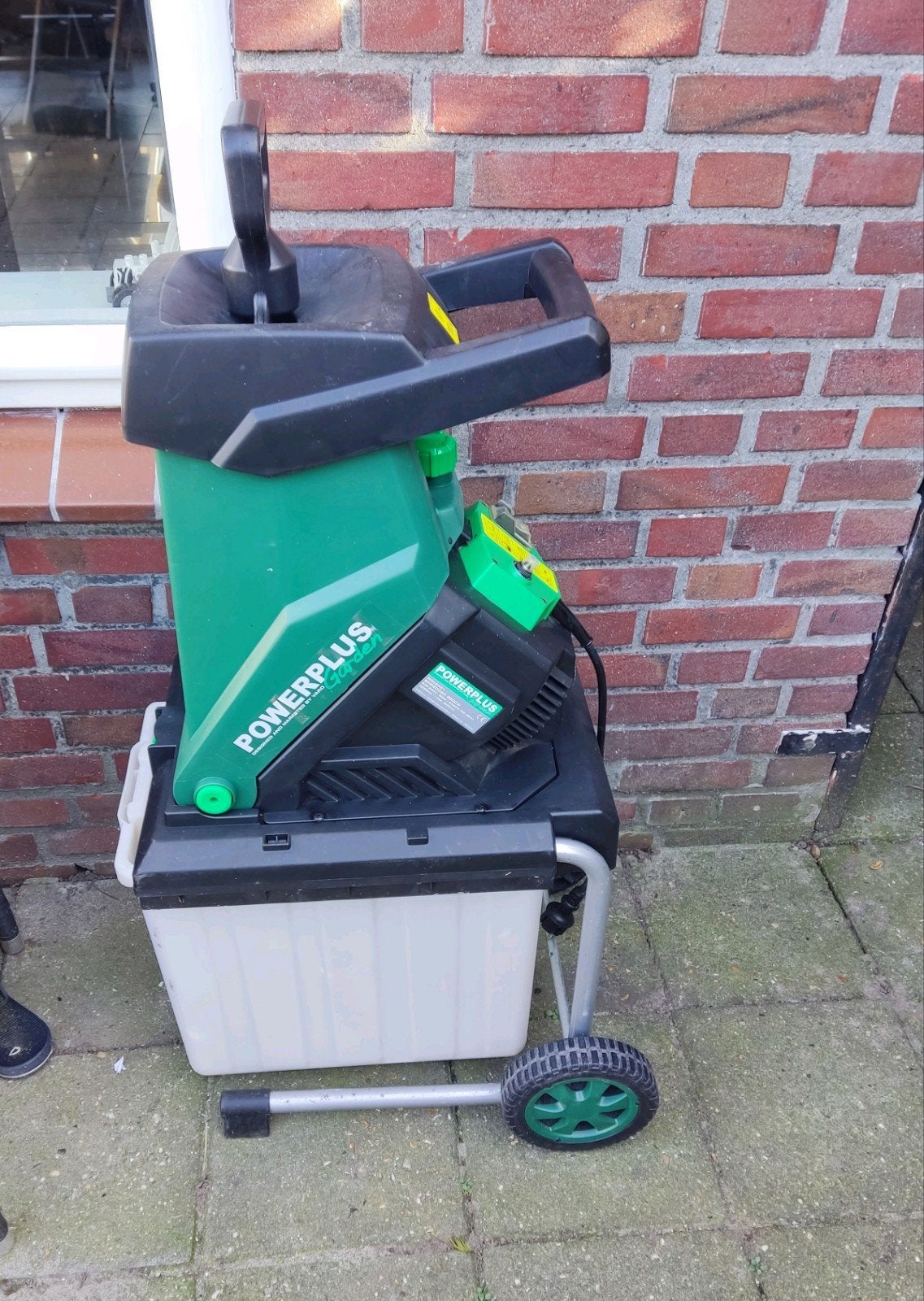Powerplus Garden POW6451 Hakselaar Tuinhakselaar 2500W, Ophalen, Gebruikt, Powerplus, Met opvangbak