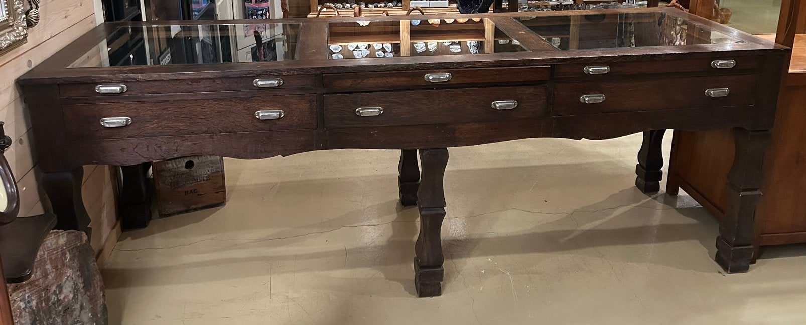 Antieke vitrinetafel/toonbank 2.50 lang, Ophalen