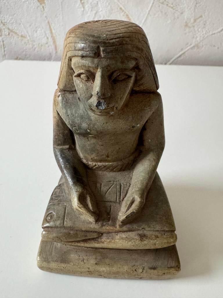 Decoratief Egyptisch schrijver beeldje – 10 cm, Antiek en Kunst, Kunst | Beelden en Houtsnijwerken, Ophalen of Verzenden