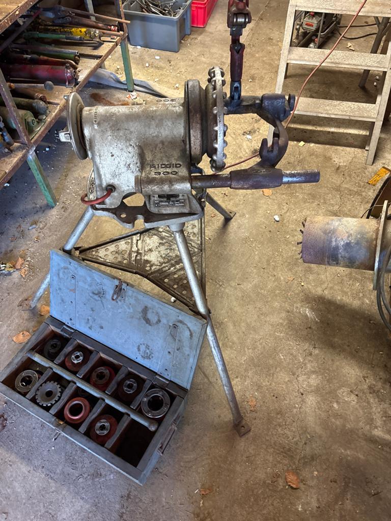 RIDGID 300 pijpschroefdraadsnijder met toebehoren, Ophalen, Gebruikt