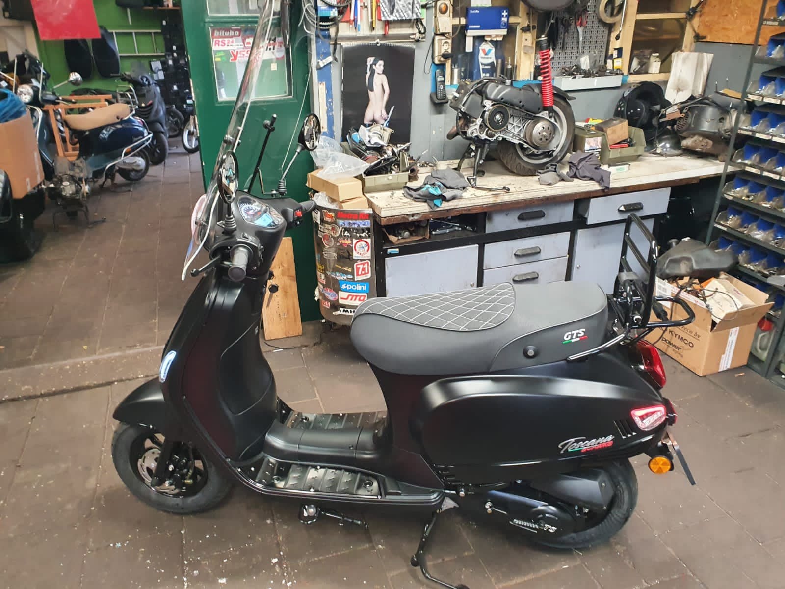 GTS Toscane scooter zwart, Ophalen, Gebruikt, Benzine, Overige merken