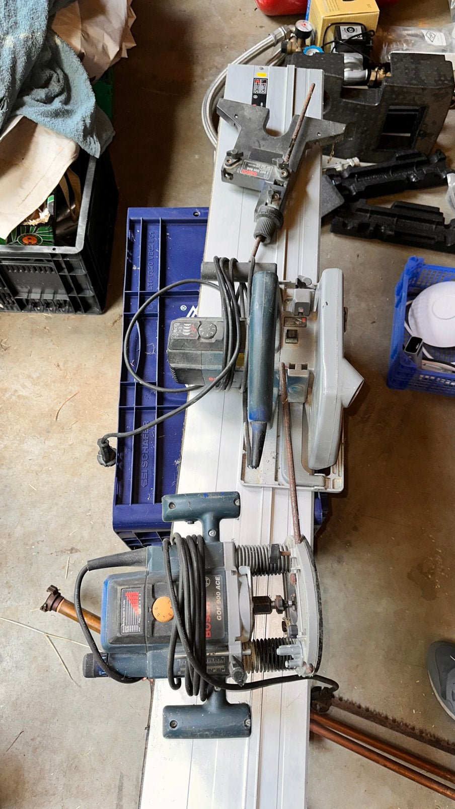 Zaagmachine en bovenfrees met rail., Doe-het-zelf en Verbouw, Gereedschap | Zaagmachines, Ophalen, Zo goed als nieuw, Afkortzaag