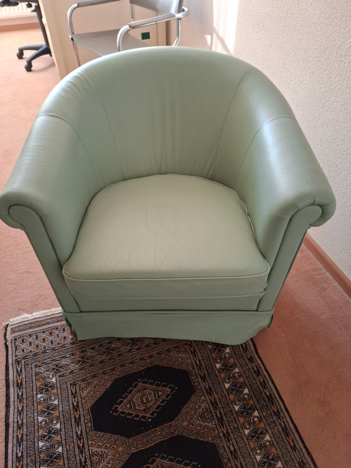 Lichtgroene leren fauteuil, Ophalen, Gebruikt, Klassiek, Comfortabel, 75 tot 100 cm