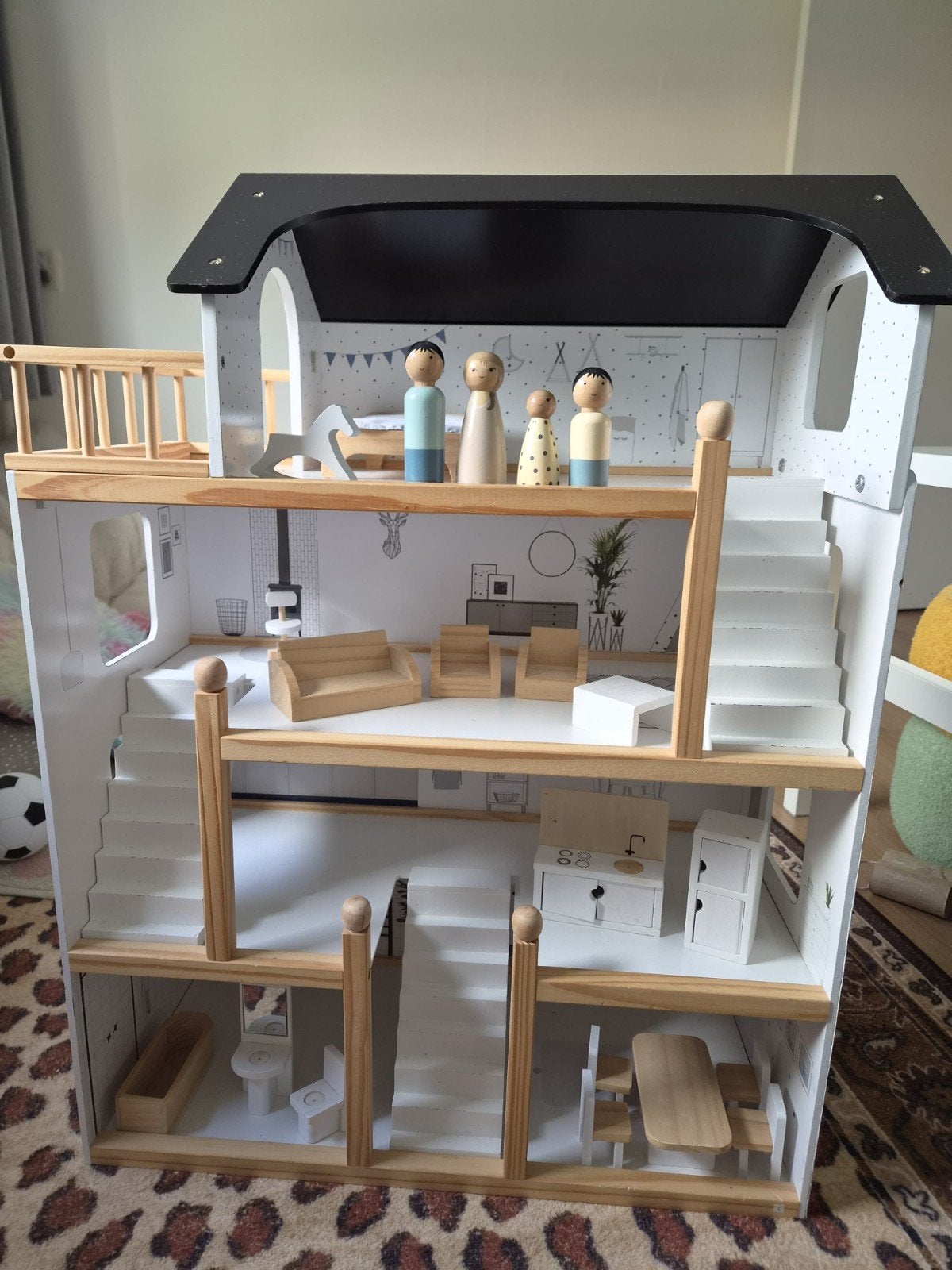 Petite Amelie - poppenhuis met meubels en poppen, Ophalen, Zo goed als nieuw, Poppenhuis