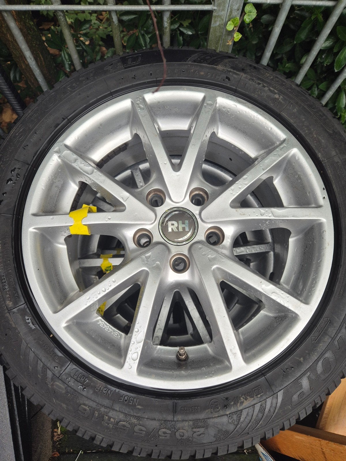 Winterbanden met velgen voor VW Golf TSI - Zeer goede staat, Ophalen, 16 inch, Banden en Velgen, 205 mm