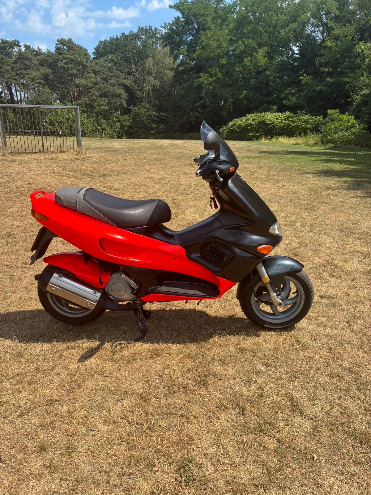 Gilera runner 180cc A1 ED, Fietsen en Brommers, Scooters | Piaggio, Zo goed als nieuw, Overige modellen, Tweetakt, Ophalen