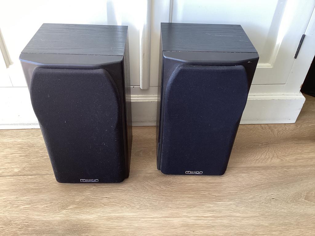 Set Missions zgan, Zo goed als nieuw, 120 watt of meer, Front, Rear of Stereo speakers, Ophalen