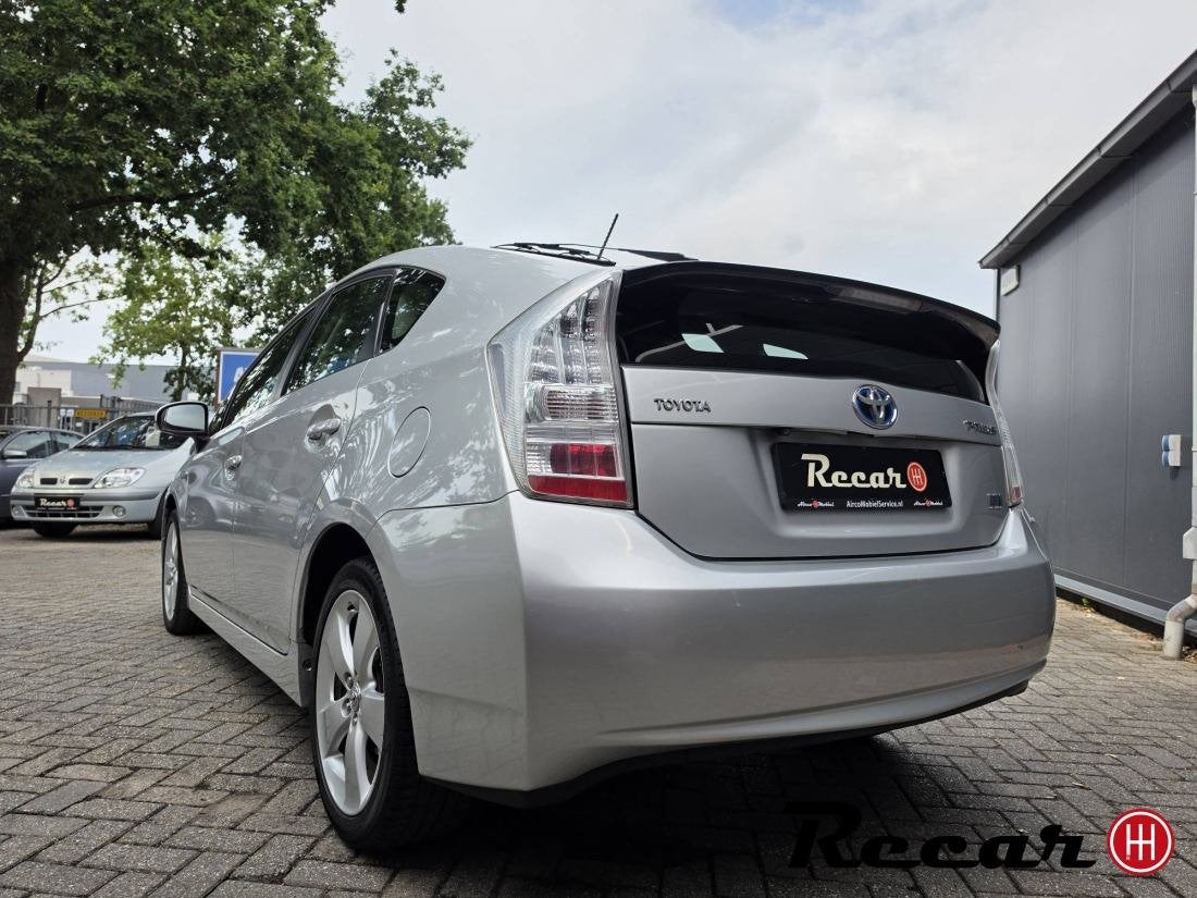Toyota Prius - 1.8 Dynamic Business/Hud/Nav/Camera/Pdc, Auto's, Automaat, Gebruikt, 4 cilinders, Leder