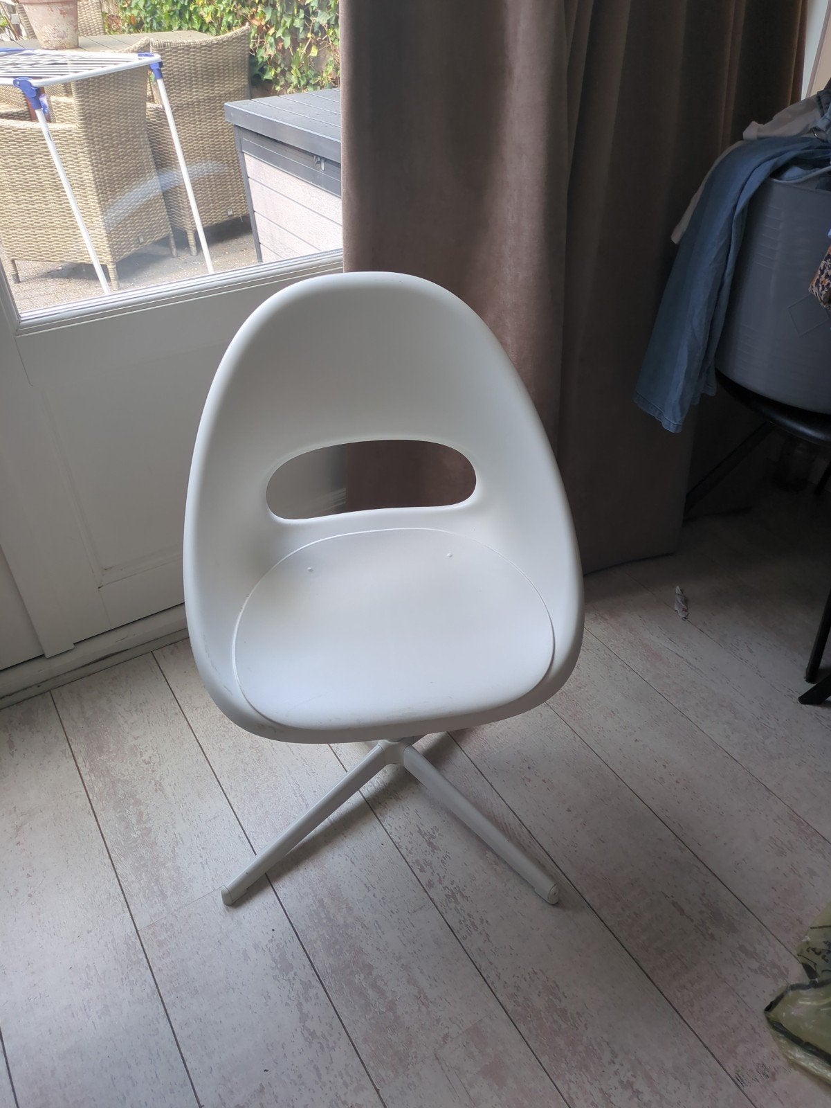 Witte stoel - Modern design, Huis en Inrichting, Stoelen, Ophalen, Kunststof, Gebruikt, Wit