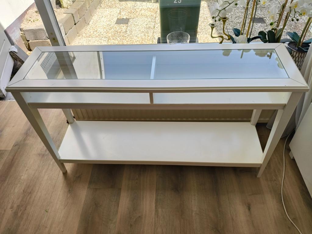 Witte Sidetable met glasplaat - 133x38x75 cm, Huis en Inrichting, Tafels | Sidetables, Ophalen, Gebruikt, 100 tot 150 cm, Glas