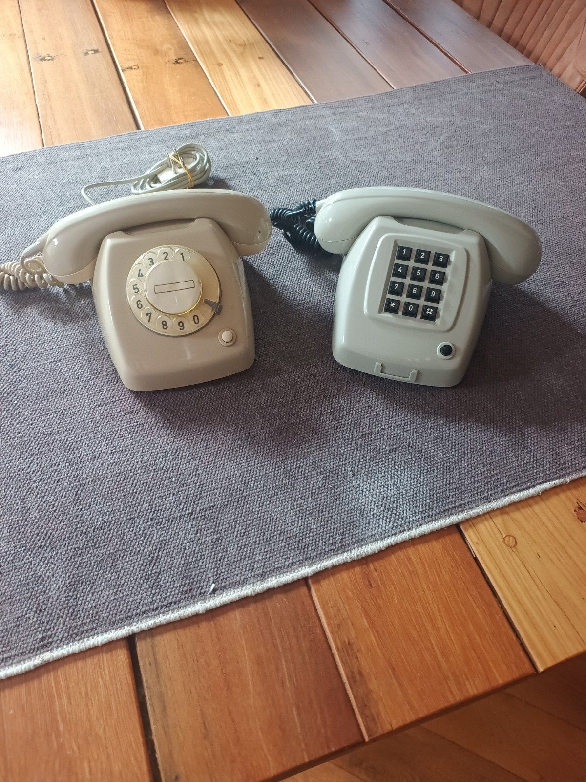 Vintage PTT Telefoon T65-TDK met druktoetsen, Ophalen of Verzenden, Zo goed als nieuw, Met draaischijf